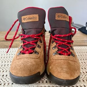 Columbia Women’s Hiking Boot